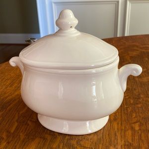 Vintage. Milk Glass gravy boat